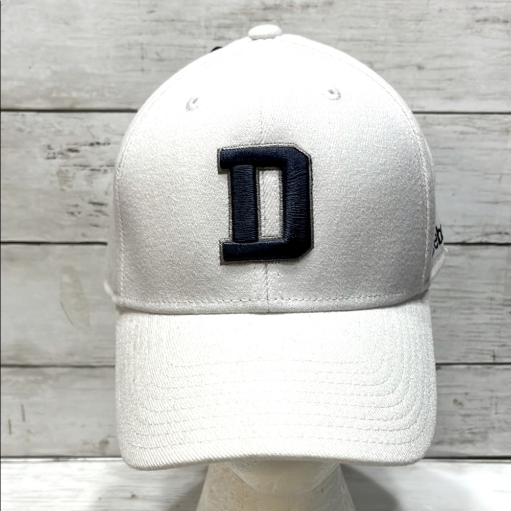 NWT Dallas Cowboys Reebok Baseball Hat.